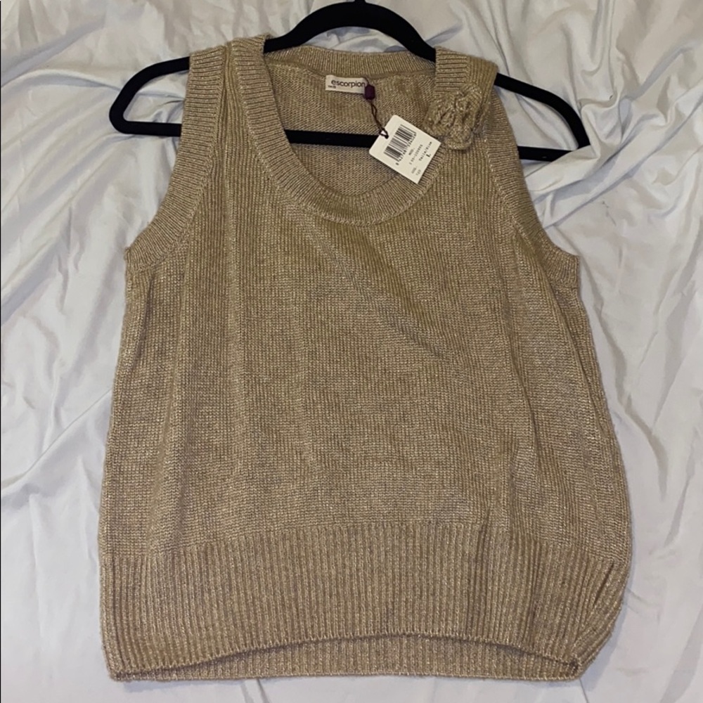 Brand new escorpion sleeveless top
